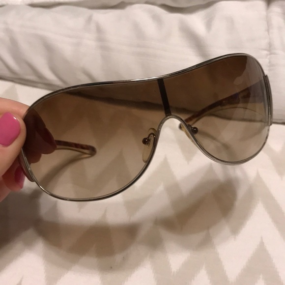 Prada sunglasses - Picture 2 of 7